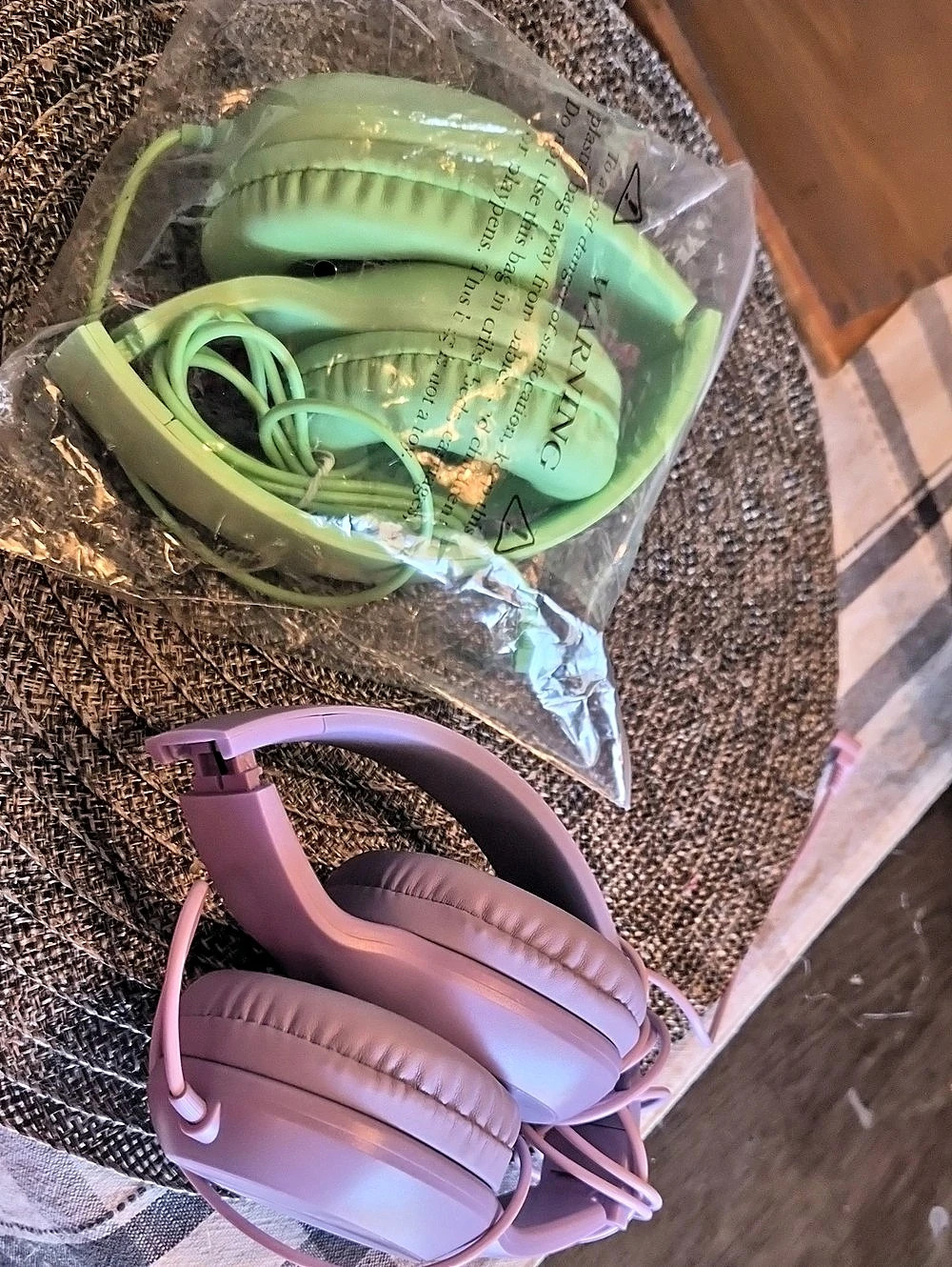 Sondium Pink On-Ear Headphones Like New